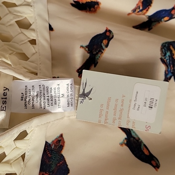 Esley Dress. Birds. NWT. Size Medium. - Picture 4 of 5